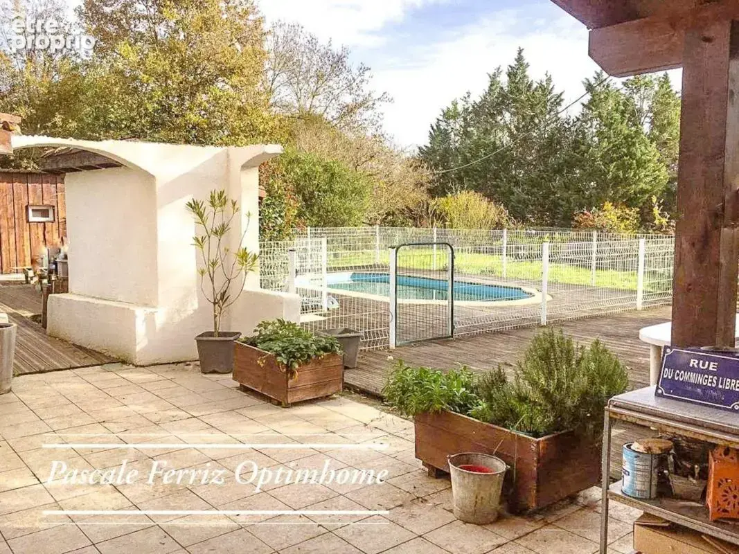 FRANCON - MAISON T8 - 5 chambres - 247 m² sur terrain 5893m² avec Piscine et Jacuzzi - photo 18