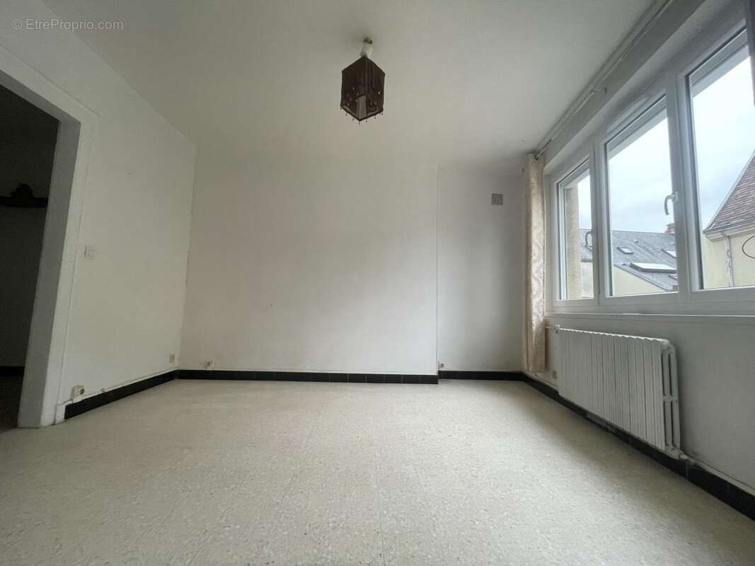 Maison à SARGE-LES-LE-MANS