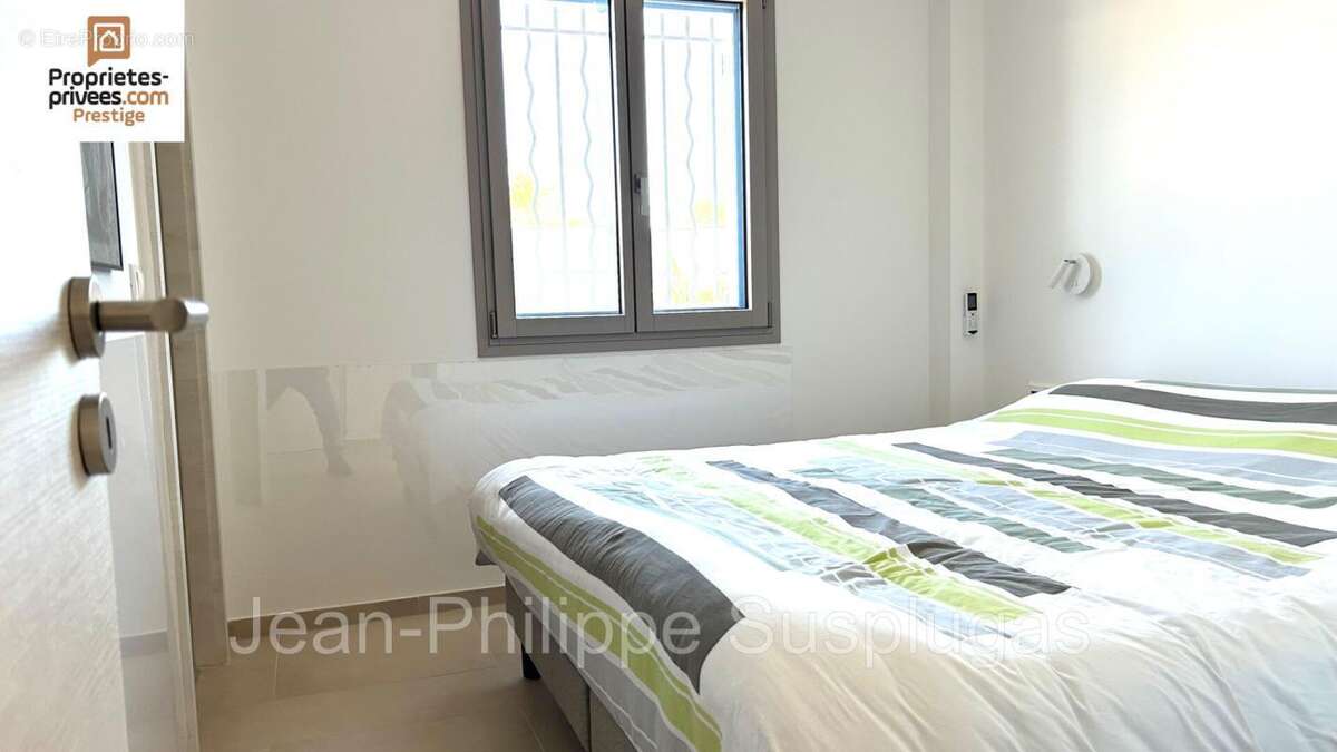 Maison à SAINT-CYR-SUR-MER