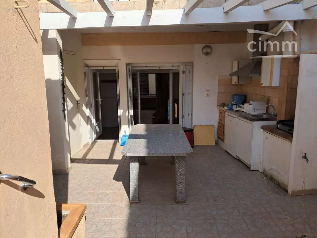 a vendre maison de village rénovée avec grande cour - photo 4