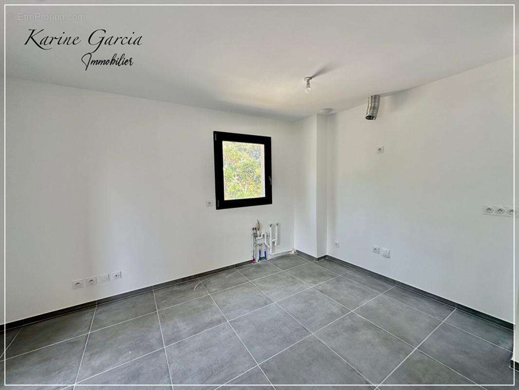 Appartement à SIX-FOURS-LES-PLAGES