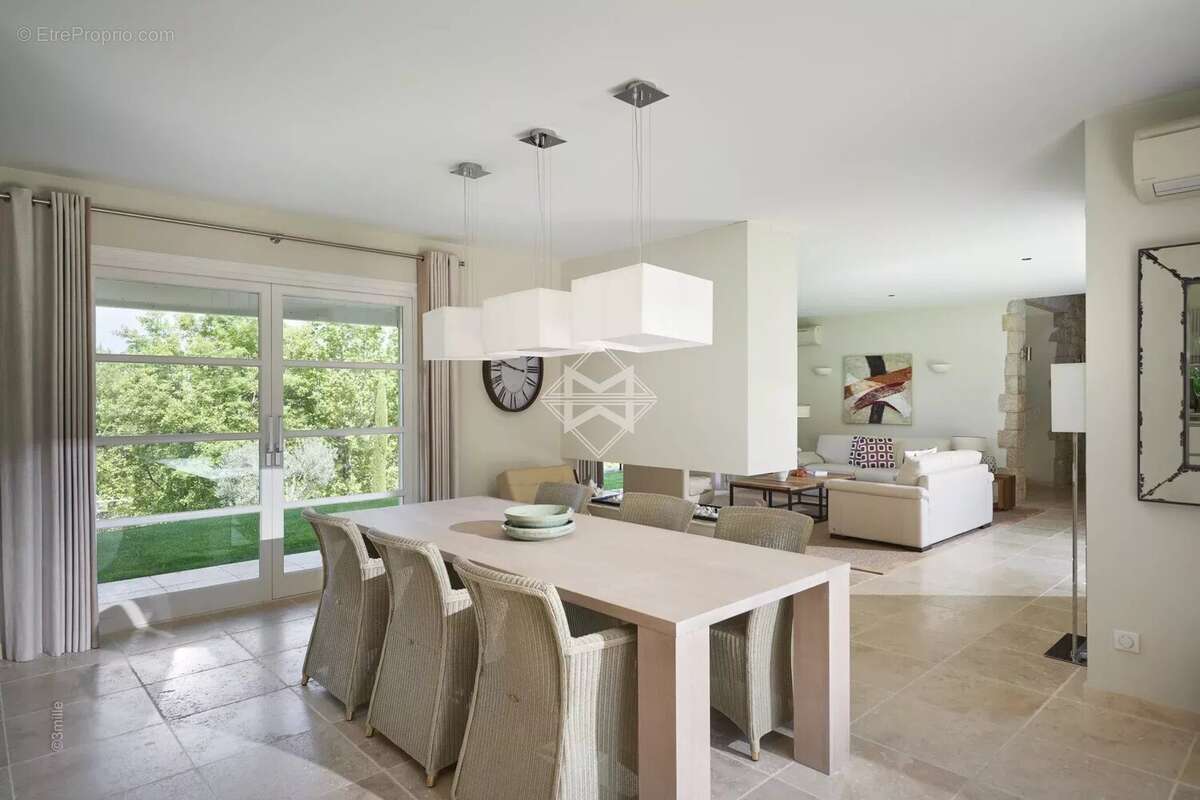 Maison à TOURRETTES