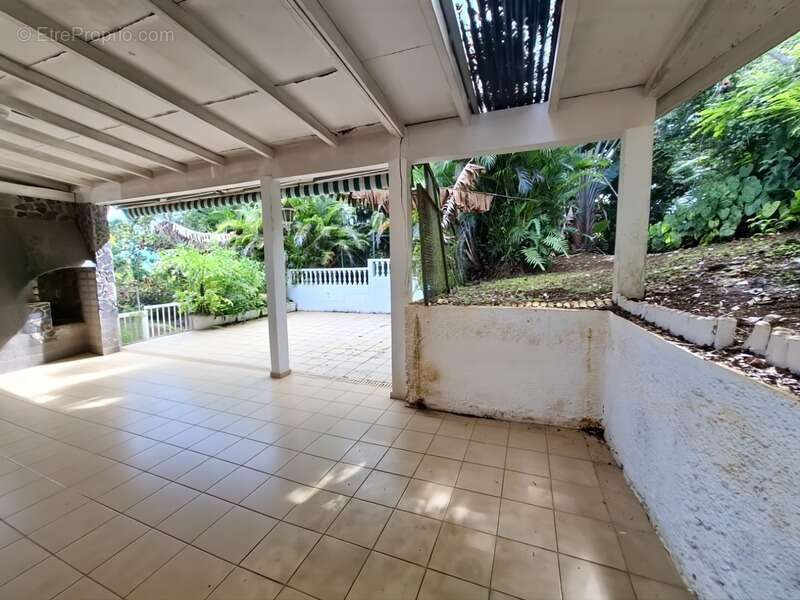 Maison à PETIT-BOURG