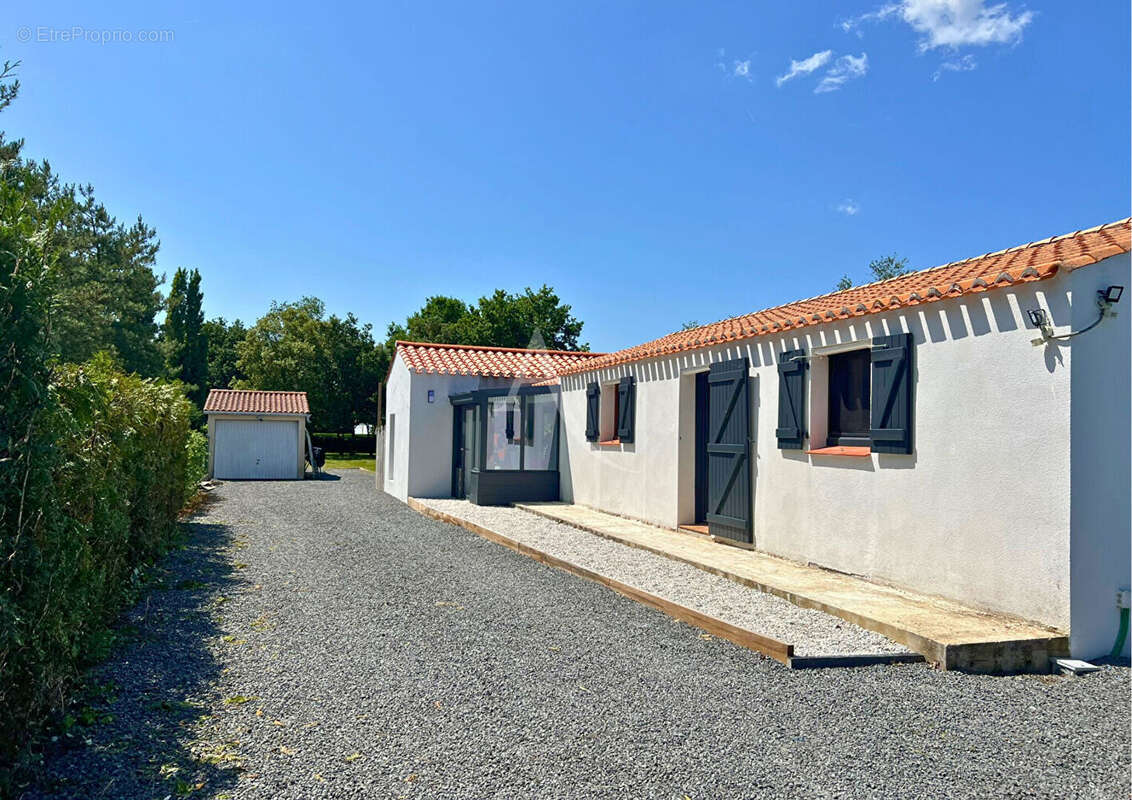 Maison à SAINT-URBAIN