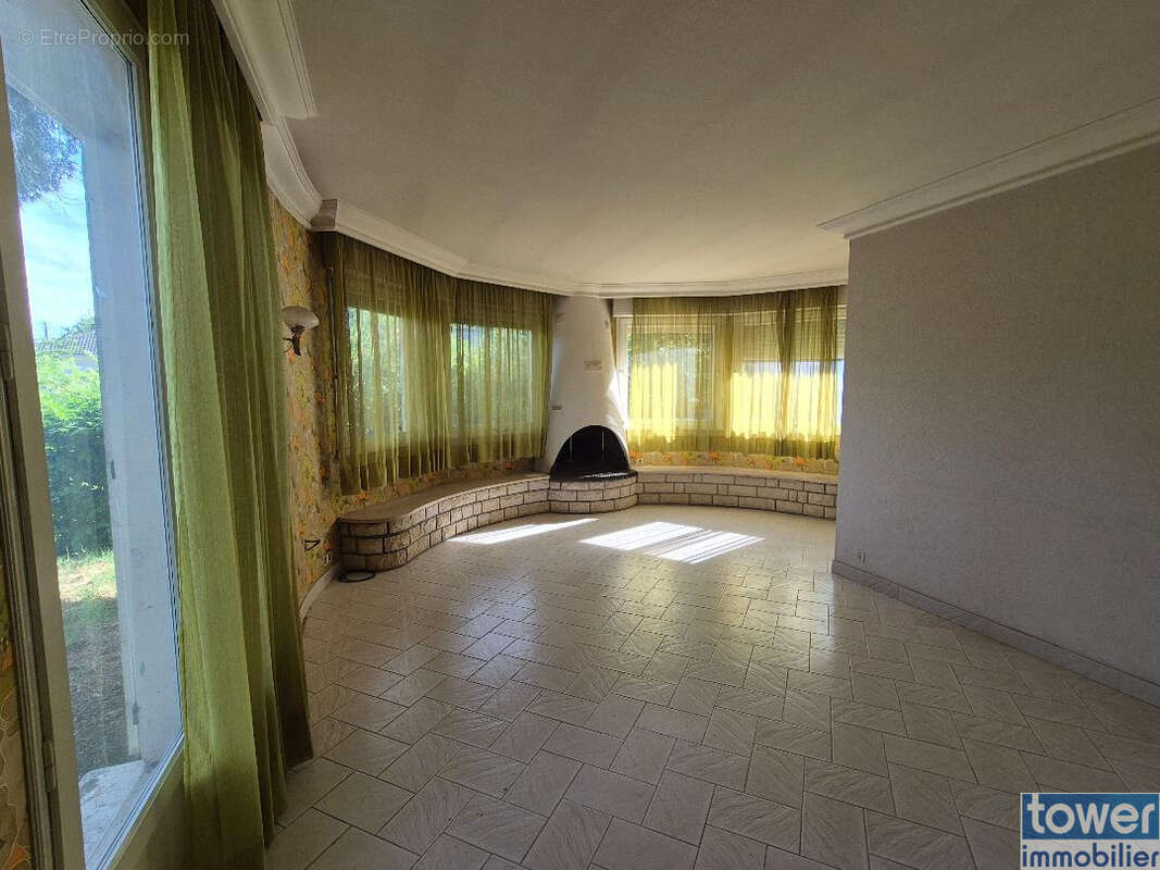 Maison à VILLEFRANCHE-DE-ROUERGUE