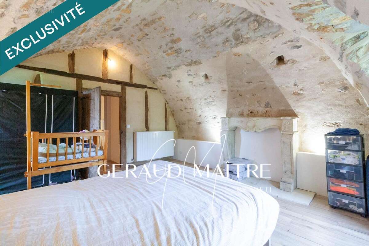 Maison 114 m² à Viala-Du-Pas-De-Jaux  - photo 7