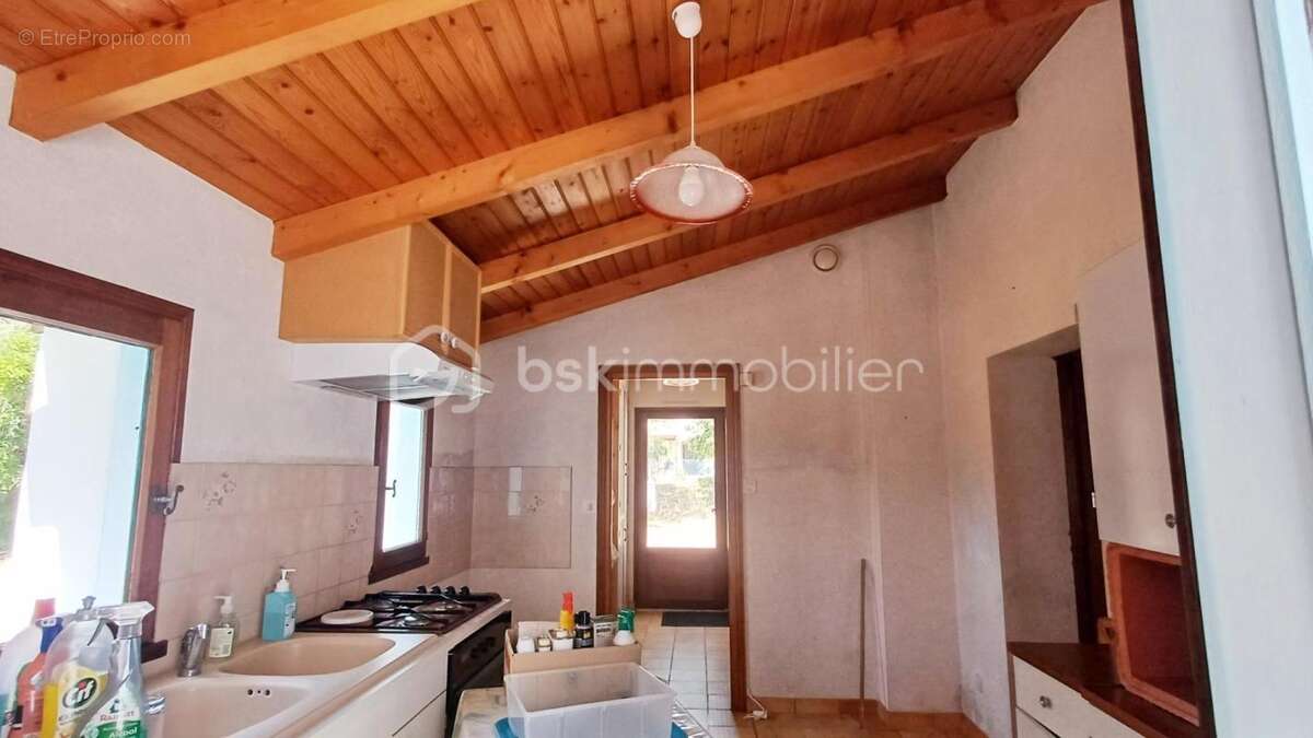 Charmante propriété de caractère sur plus de 3000m2 de terrain - photo 4