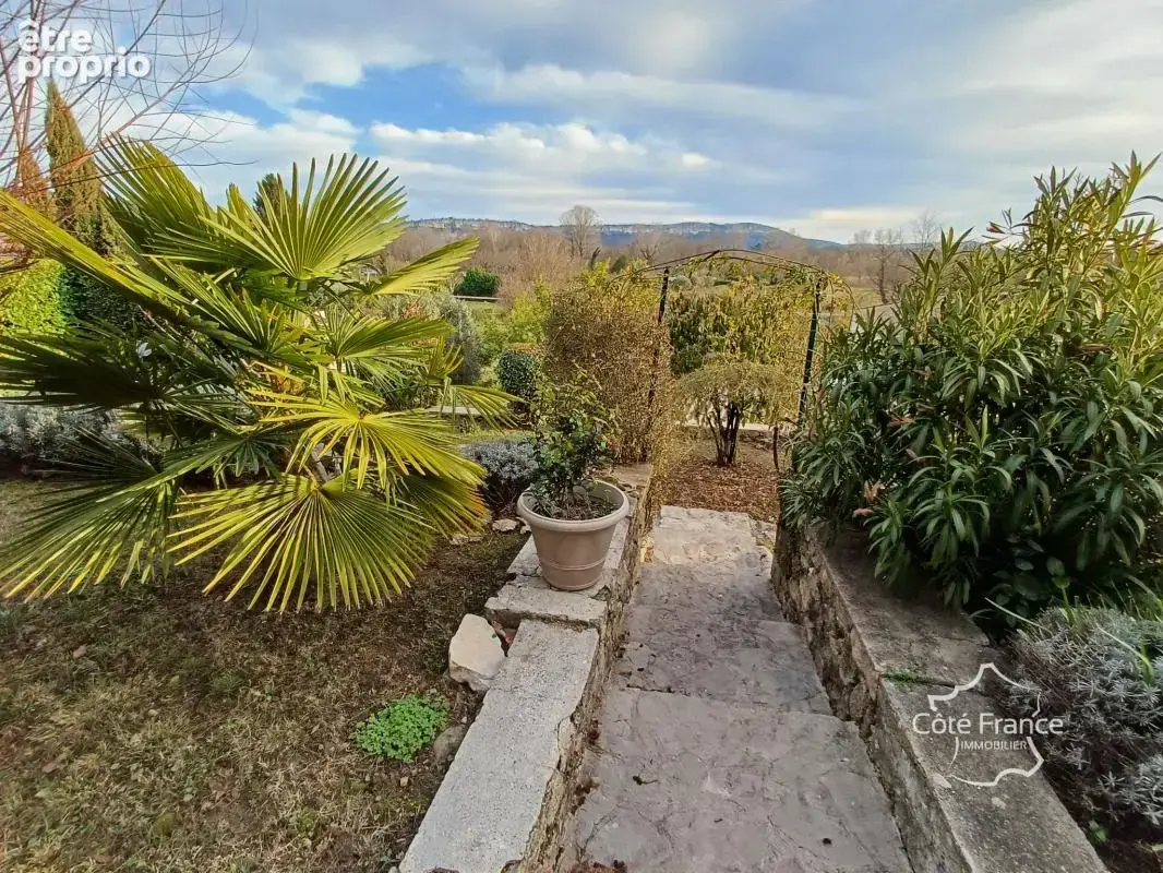 Maison de village rénovée avec dépendances et terrain attena - photo 9