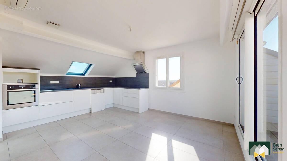 Appartement à LEVES