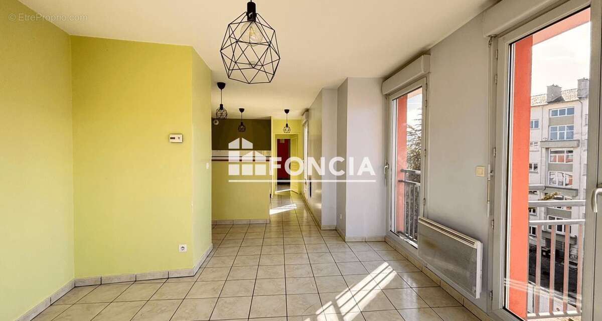 Appartement à SAINT-ETIENNE