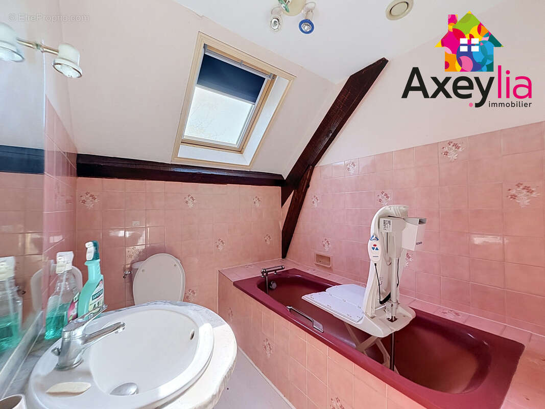 A vendre - saint-haon-le-vieux - maison familiale avec 5 chambres, sous-sol, terrain et belle vue - photo 14