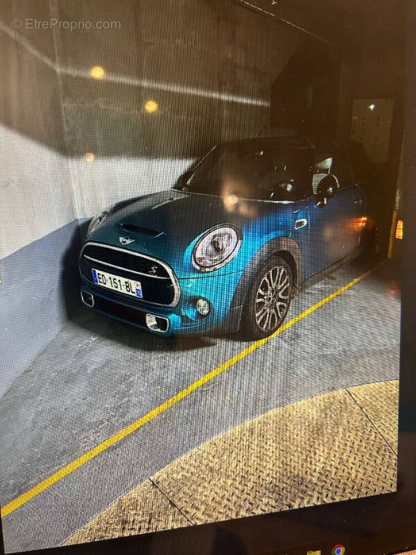 Parking à PARIS-16E