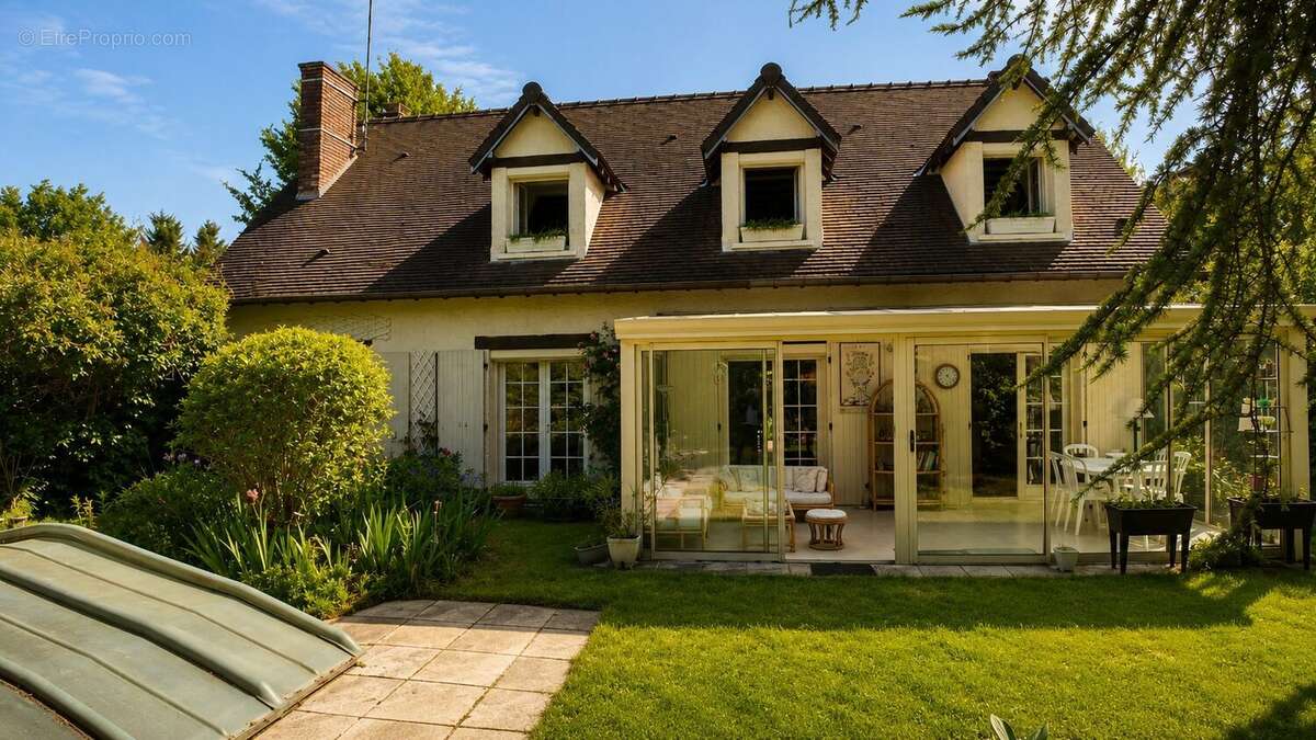 Maison à CLAIREFONTAINE-EN-YVELINES
