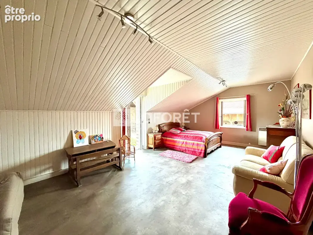 Corps de ferme à Vraux ? Maison familiale avec dépendances - photo 11