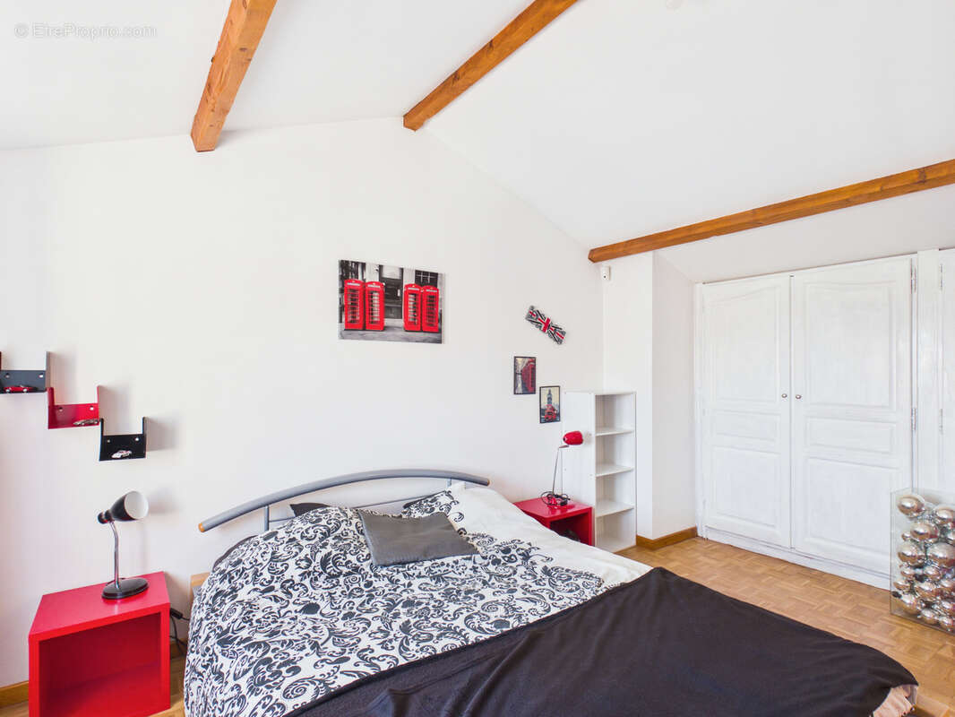 Maison à SAINT-GERMAIN-LEMBRON