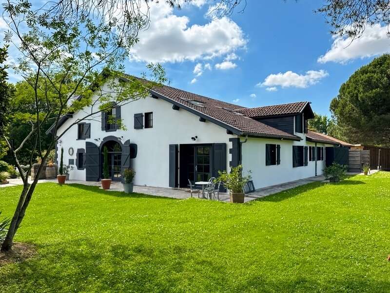 Maison à PEYREHORADE