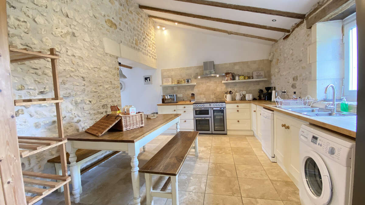 Maison à MORTAGNE-SUR-GIRONDE