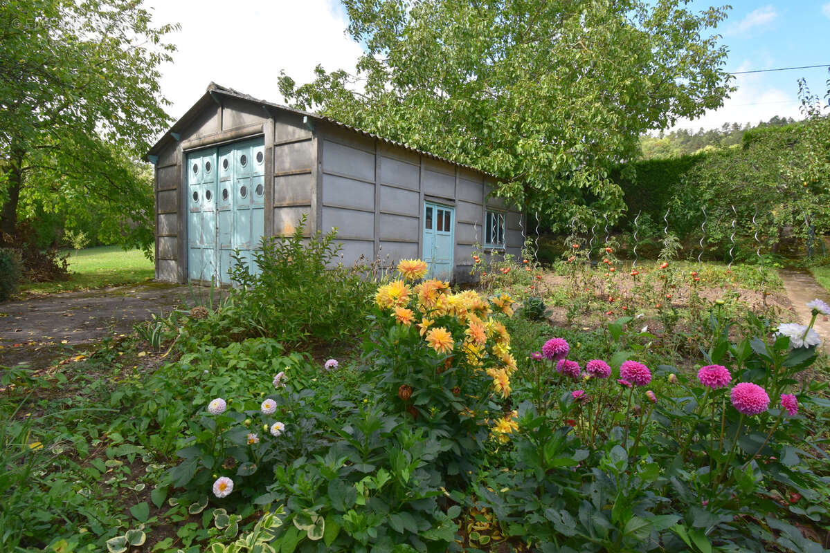 Maison individuelle avec terrain et grand garage sur FOUG - photo 3
