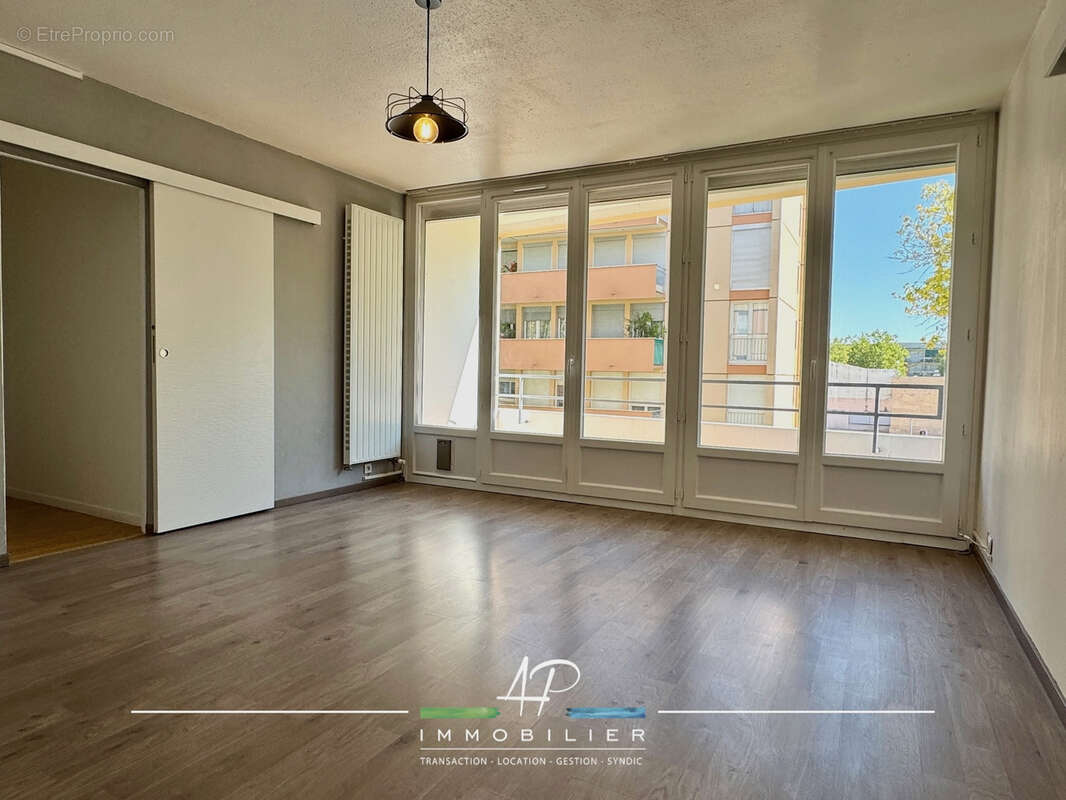 Appartement à CHENOVE