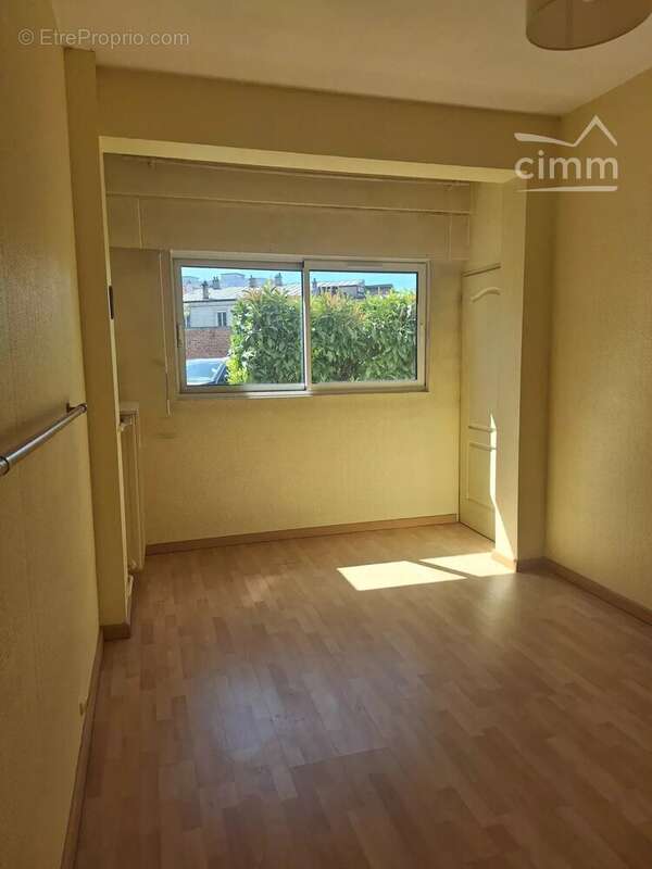 Appartement à SAINT-MAUR-DES-FOSSES