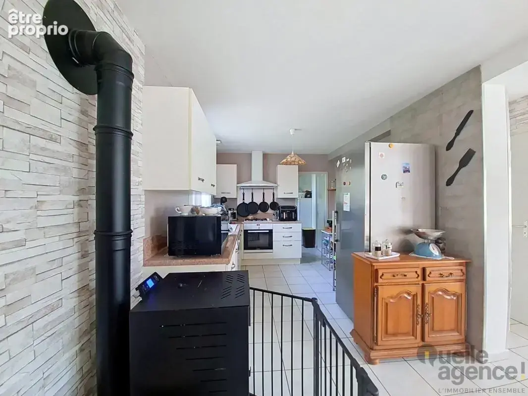 Maison familiale 7 pièces  Beaux volumes quartier de Tal ar Groas DPE : C - photo 7