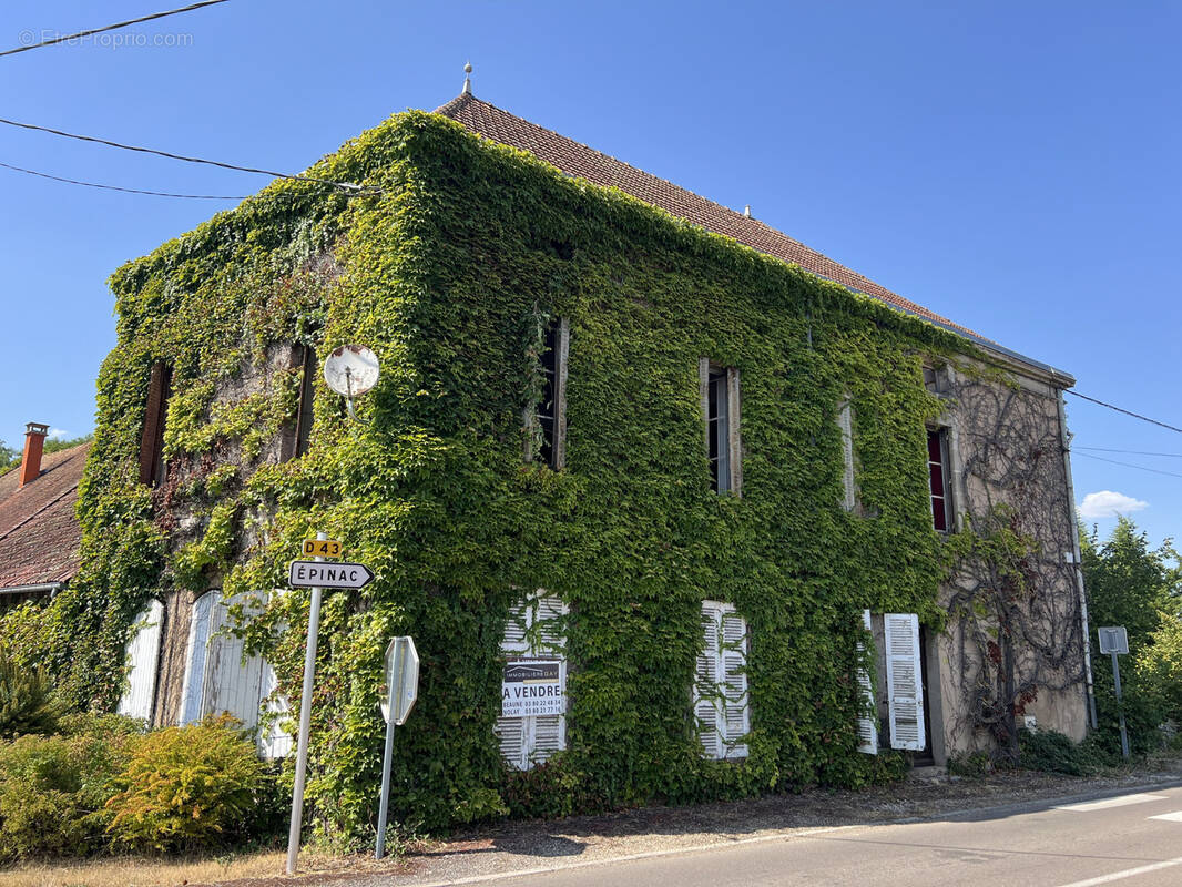 Maison à EPINAC