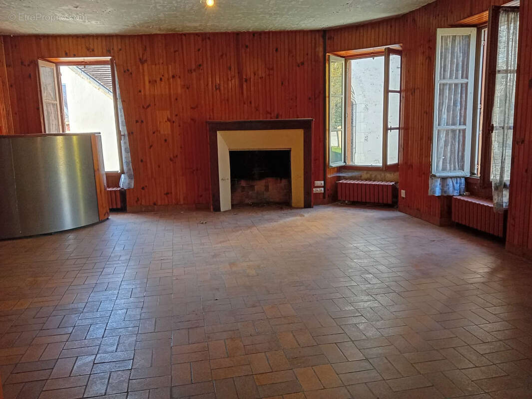 Maison à SURY-EN-VAUX