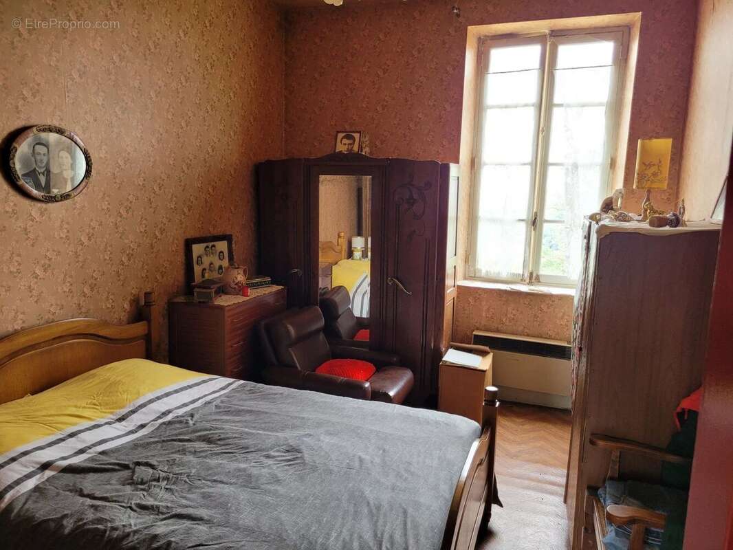 Maison à AUZAT-LA-COMBELLE