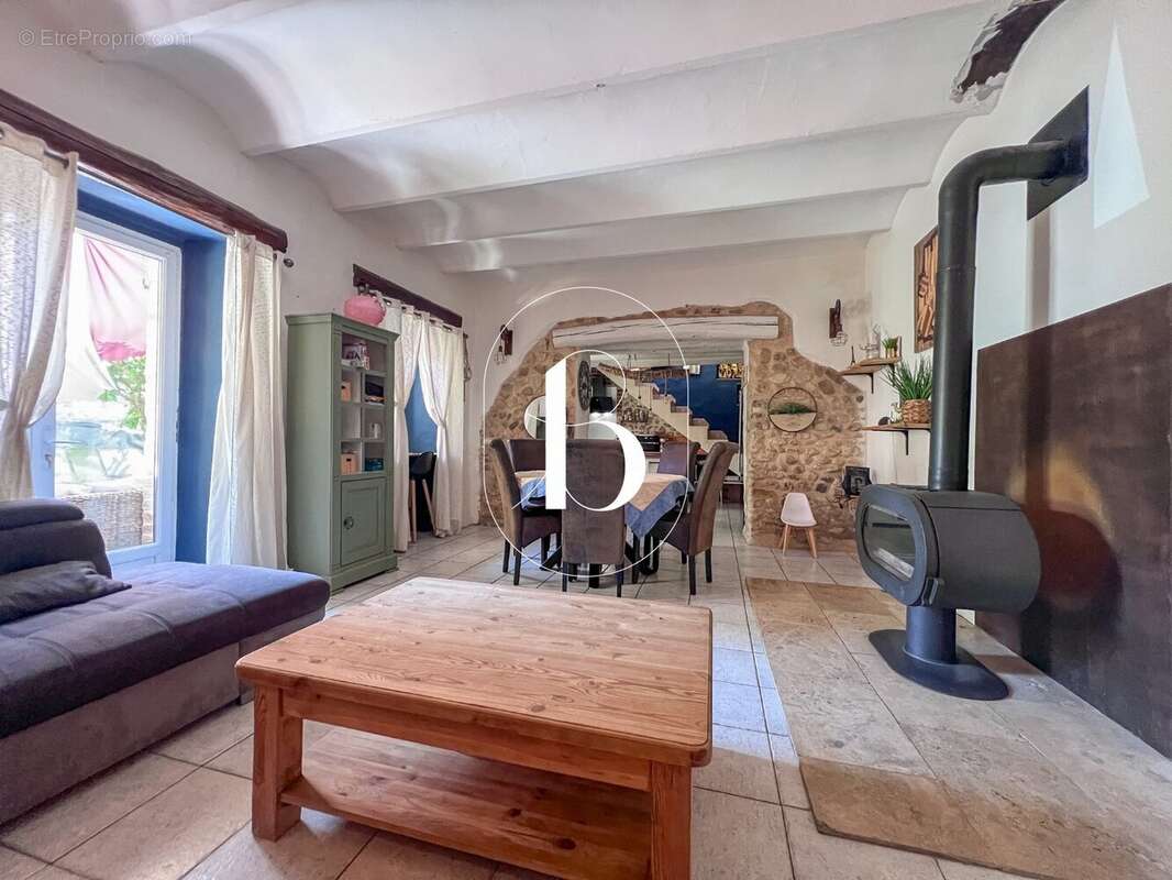 Au sud de la cité Renaissance Barjac... - photo 3