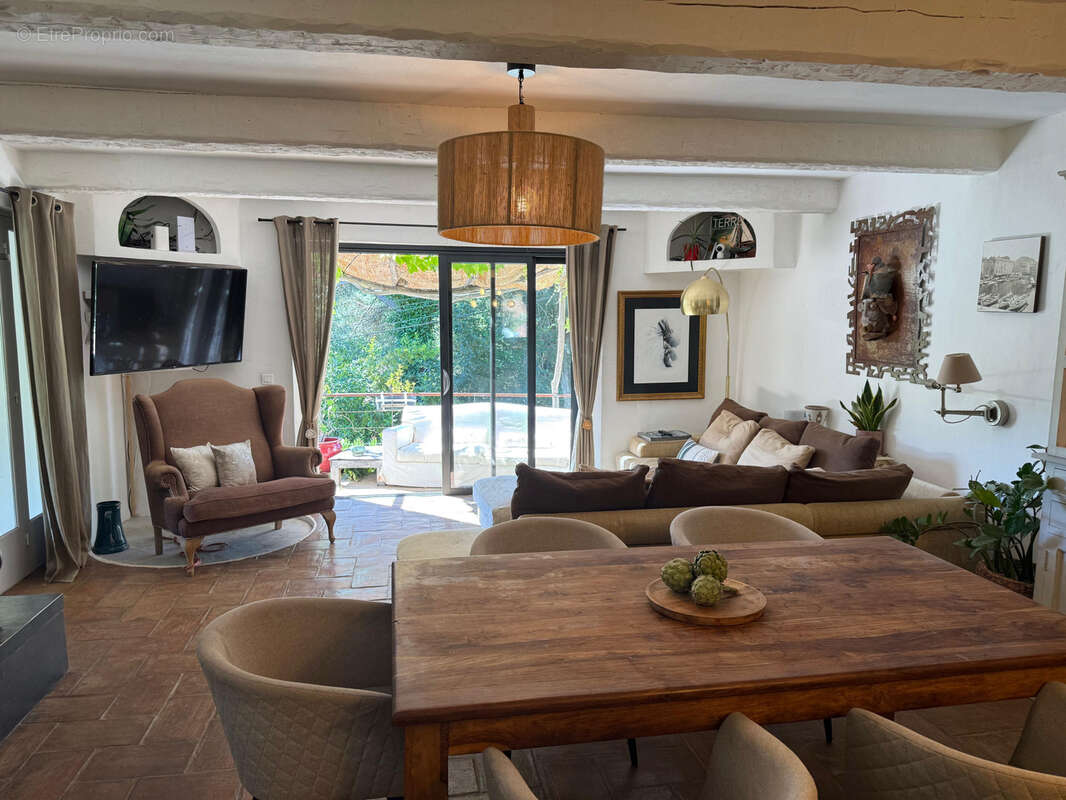 Maison à LA GARDE-FREINET