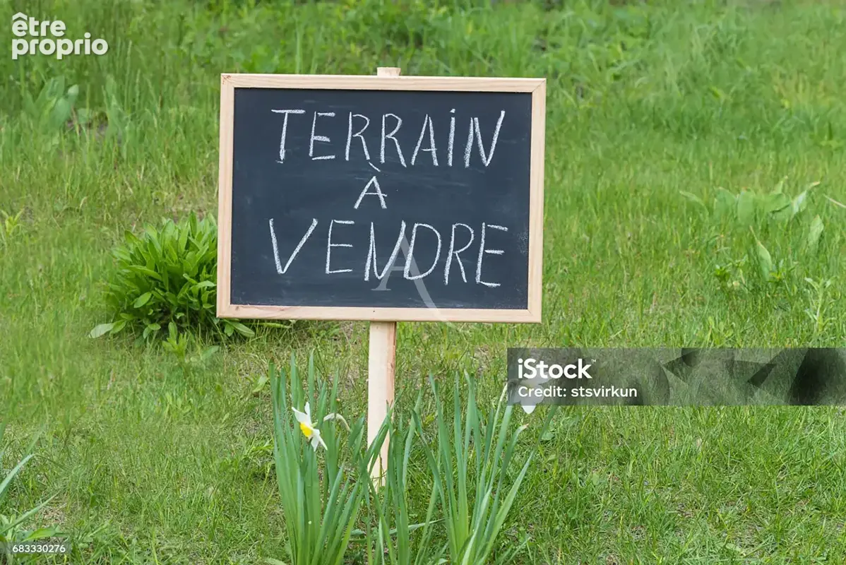 Photo Terrain à Freneuse au prix de 93 000€