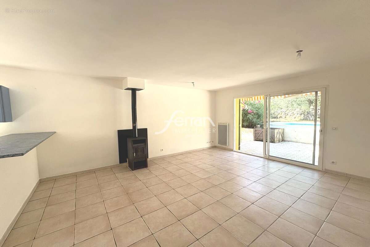 Maison 80 m² à Figanieres  - photo 4