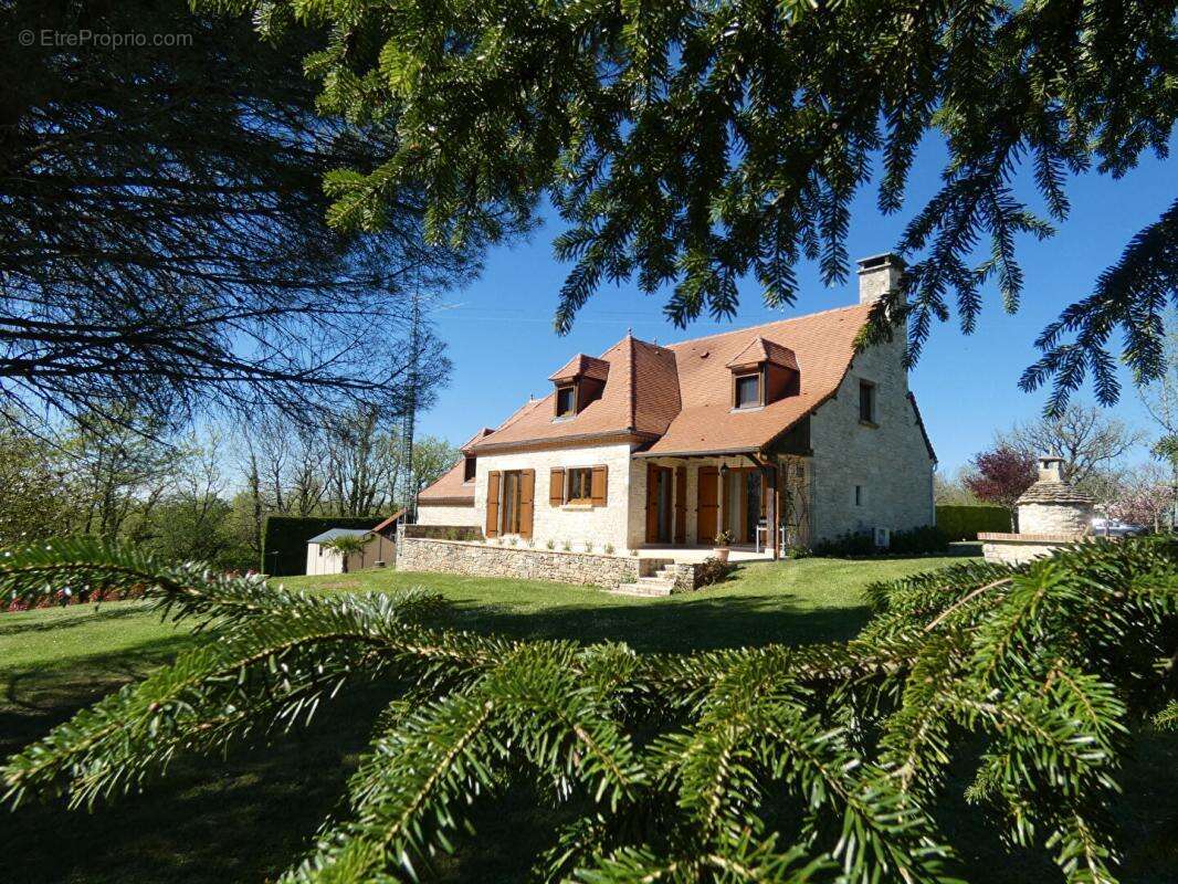 Maison à SALIGNAC-EYVIGUES