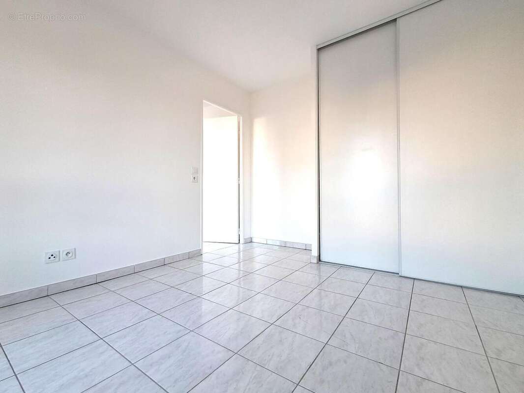   - Appartement à SAINT-PRIEST