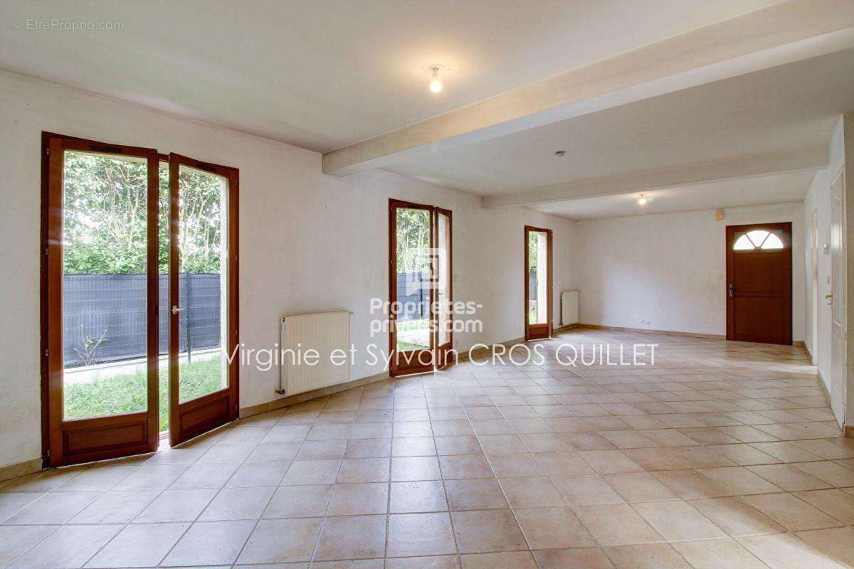 COTE PAVEE Maison T6 136 m2 grand garage 80 m² - photo 7