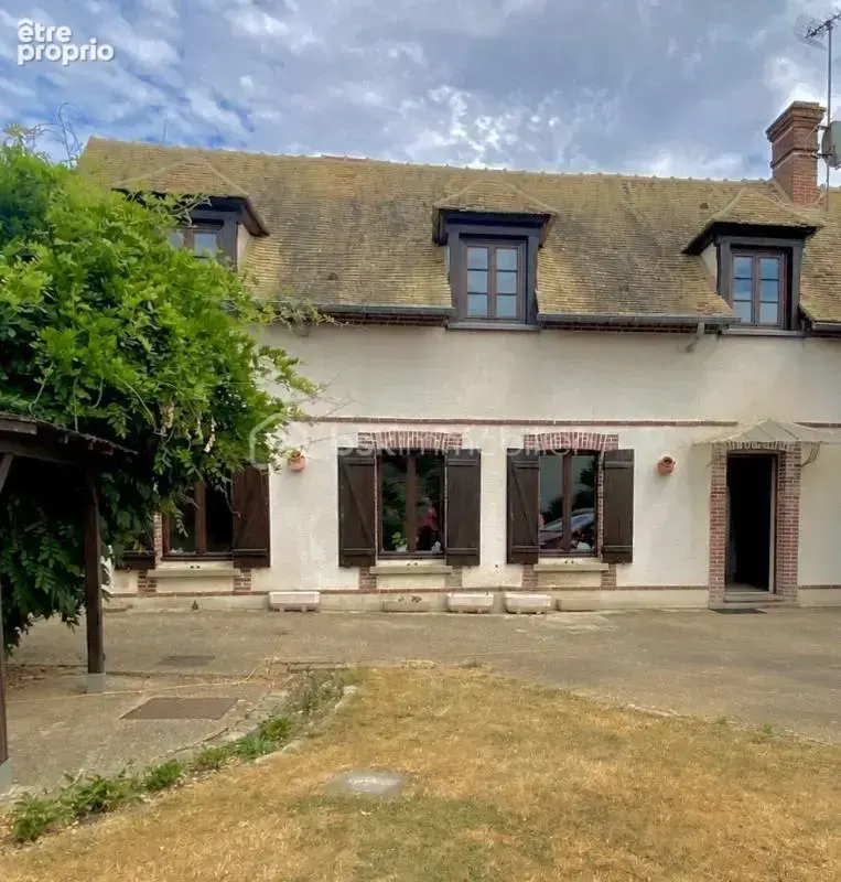 Maison à FAVEROLLES