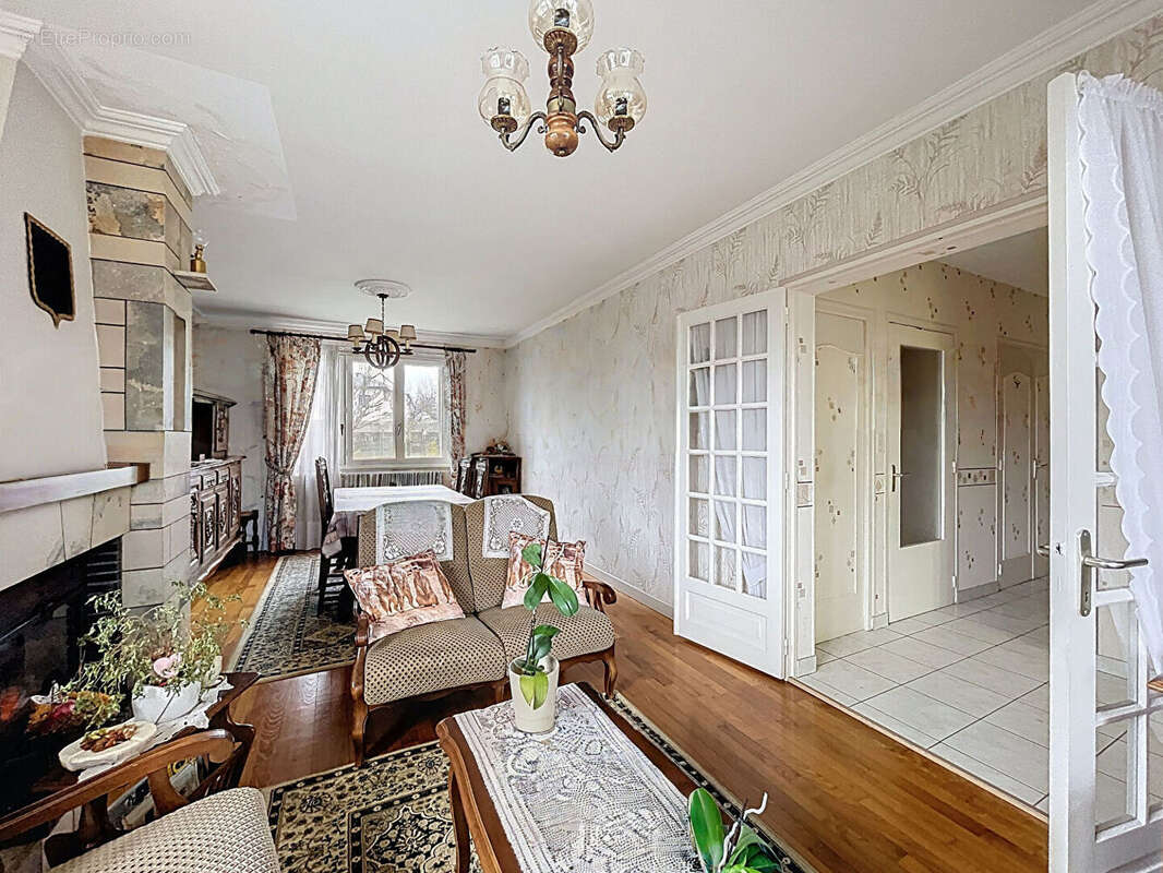 Maison à MINIAC-MORVAN