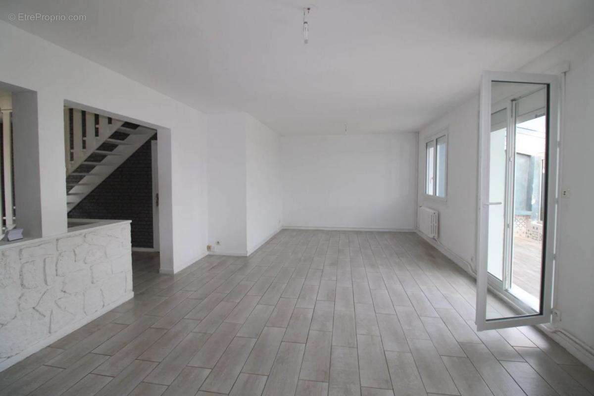 Maison à EQUEURDREVILLE-HAINNEVILLE