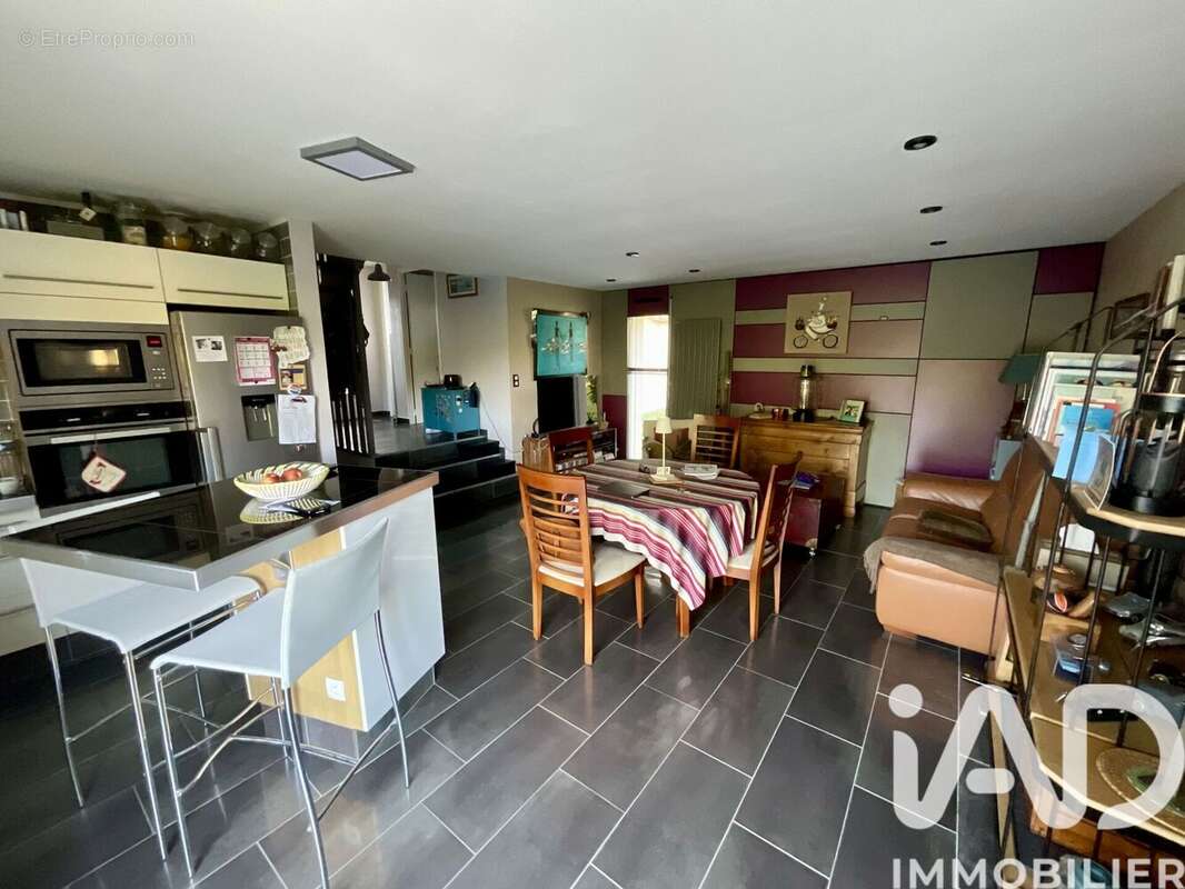 Photo 2 - Maison à SAINT-AVE