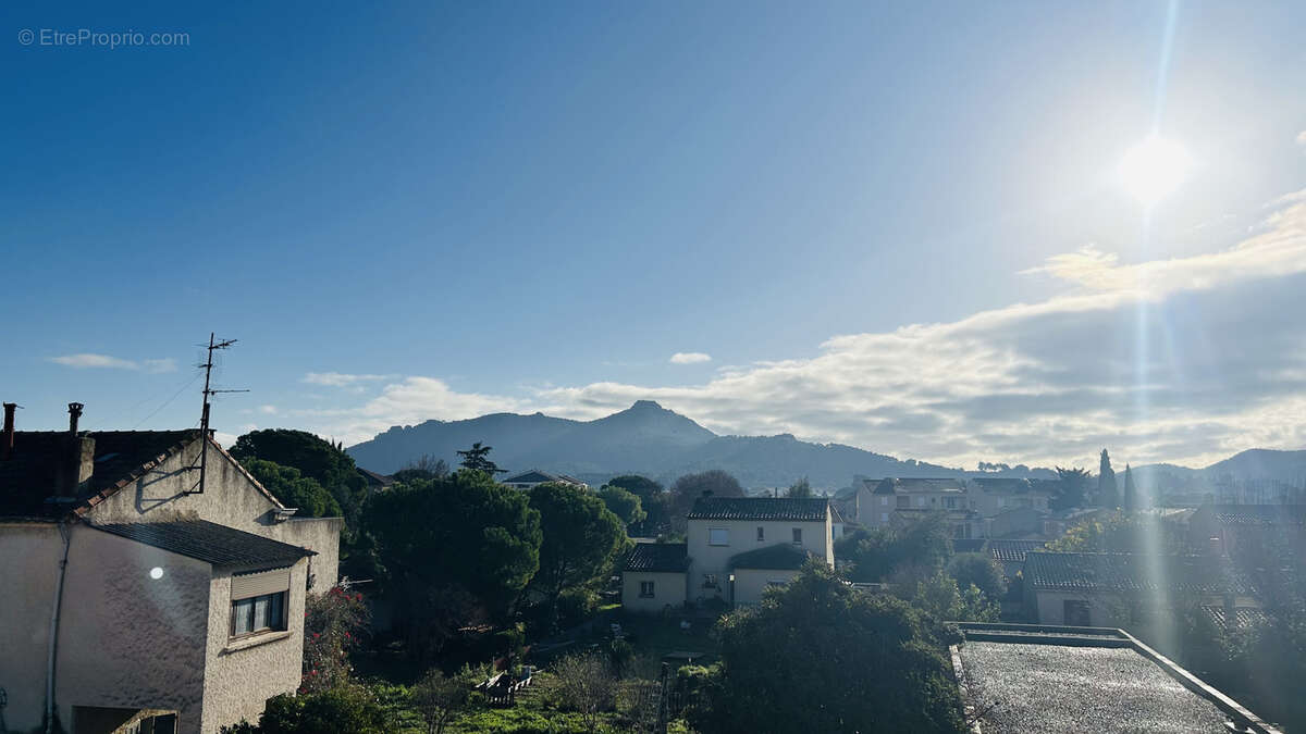 Appartement à LA CRAU