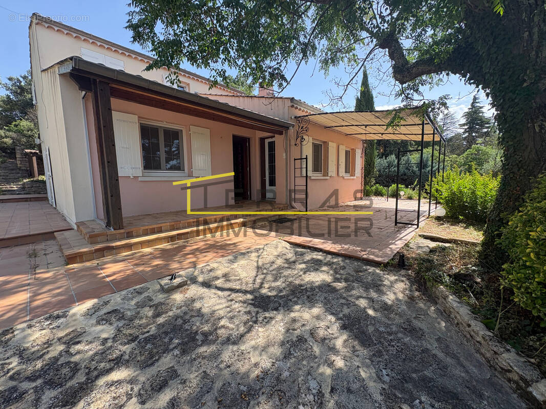 Villa indépendante agrémentée de ses dépendances et de sa piscine chauffée à Grignan. - photo 2