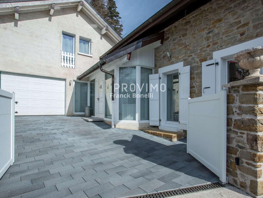 Maison de caractère, 4 chambres, garage, terrasse et jardin, en parfait état - photo 14