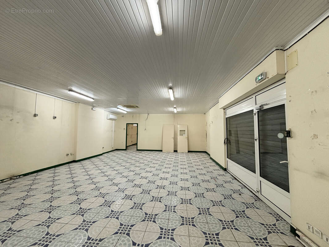 Commerce à FORT-DE-FRANCE