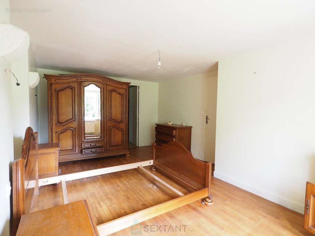 Agréable propriété ancienne en pierres avec dépendance et puits - photo 7