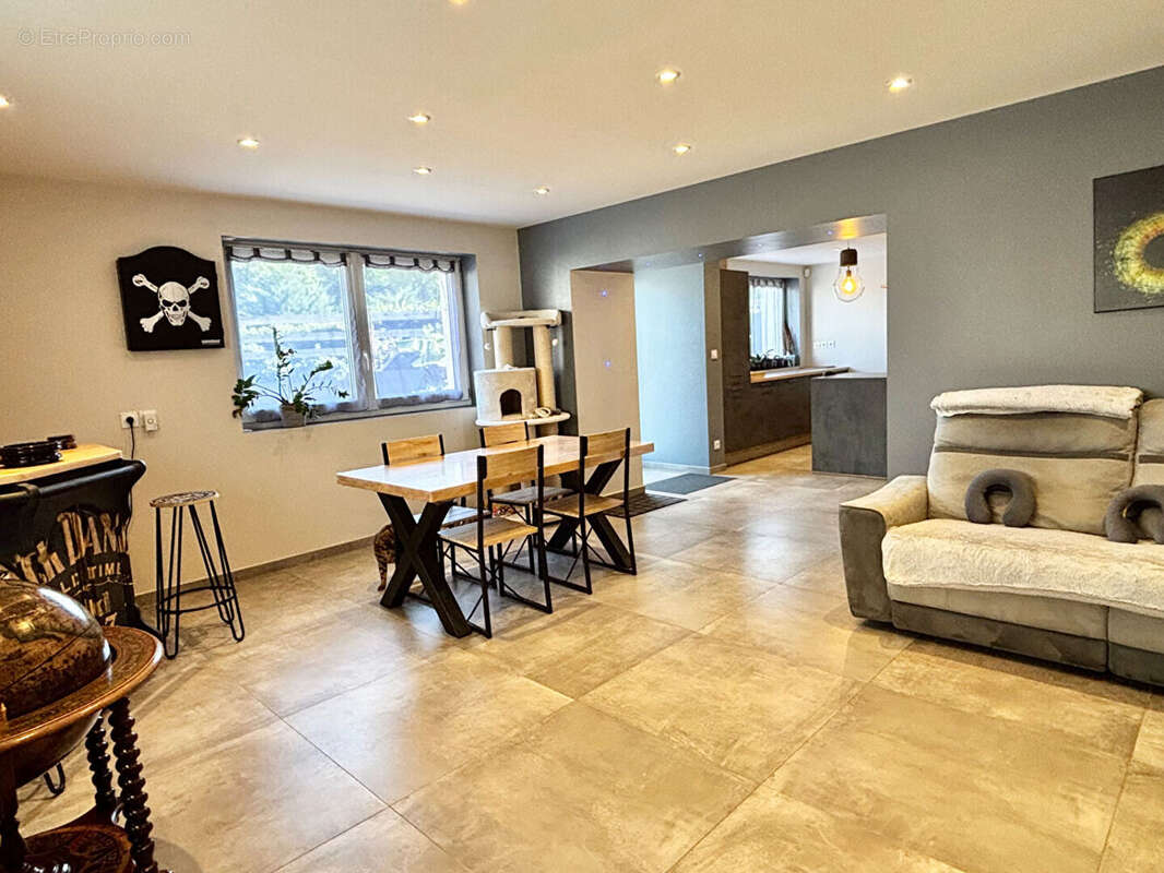 Maison à TIGNIEU-JAMEYZIEU