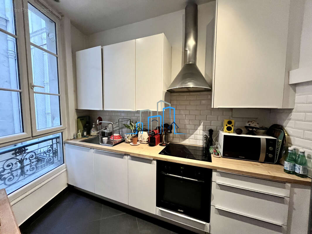 Appartement à PARIS-10E