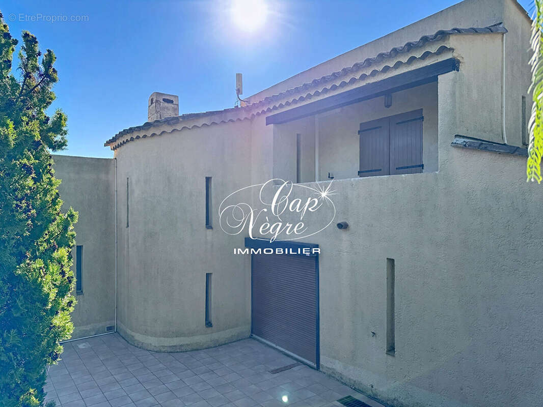 Maison à BORMES-LES-MIMOSAS