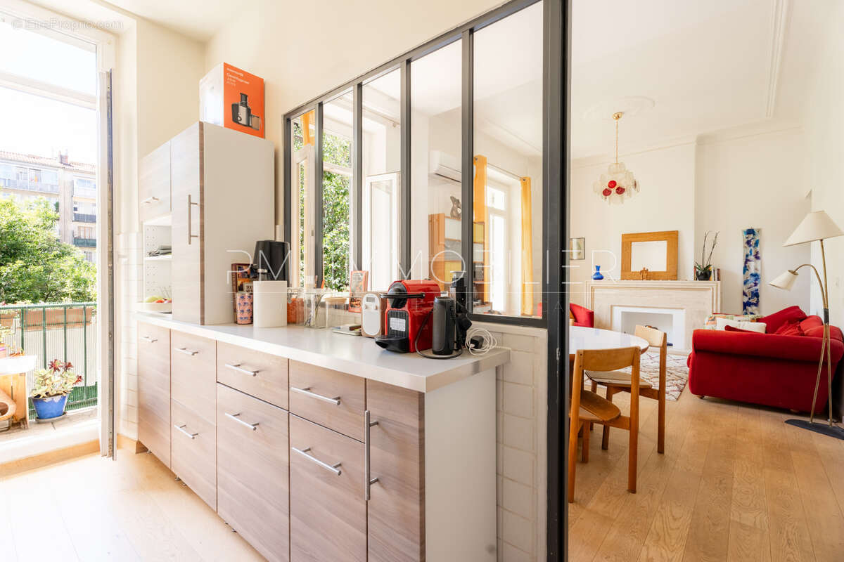 Appartement à MARSEILLE-5E