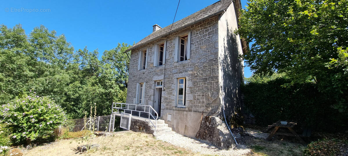 Maison à LE NAYRAC