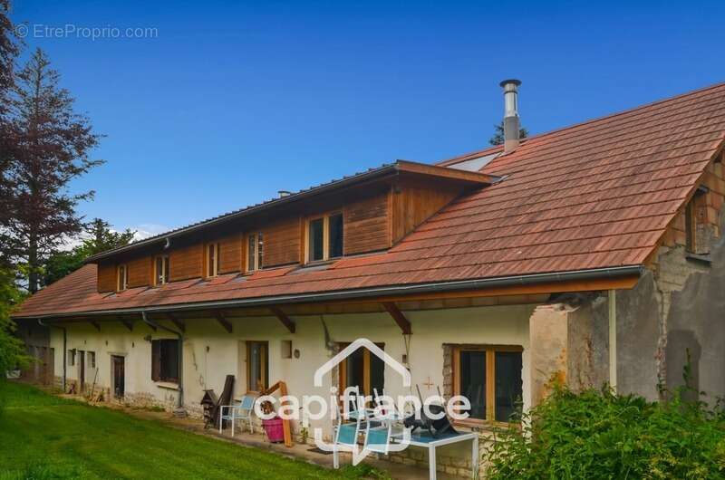 Maison à LONS-LE-SAUNIER